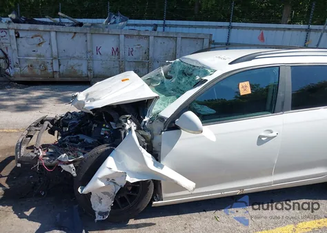 2014 Volkswagen Jetta Sportwagen 2.5L S z USA, uszkodzony, nr VIN 3VWPP7AJXEM602528